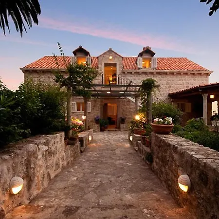 Sleeps 8 With Pool Air Con And Wifi Villa *