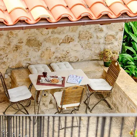 Sleeps 8 With Pool Air Con And Wifi Villa Mlini