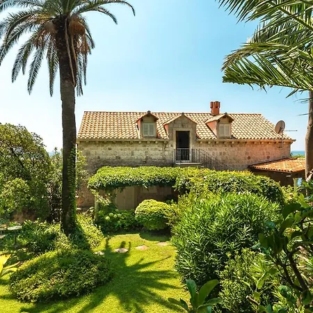 Sleeps 8 With Pool Air Con And Wifi Villa Mlini